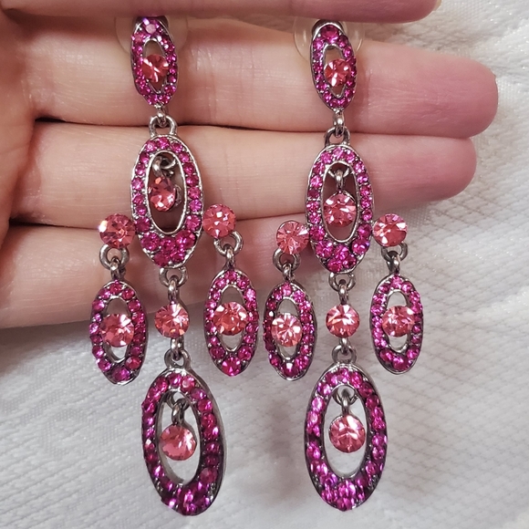 Jewelry - Pink Teardrop Dangling Earrings